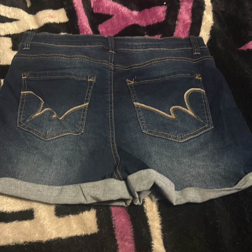 NWOT Wallflower Jean shorts - Picture 2 of 4